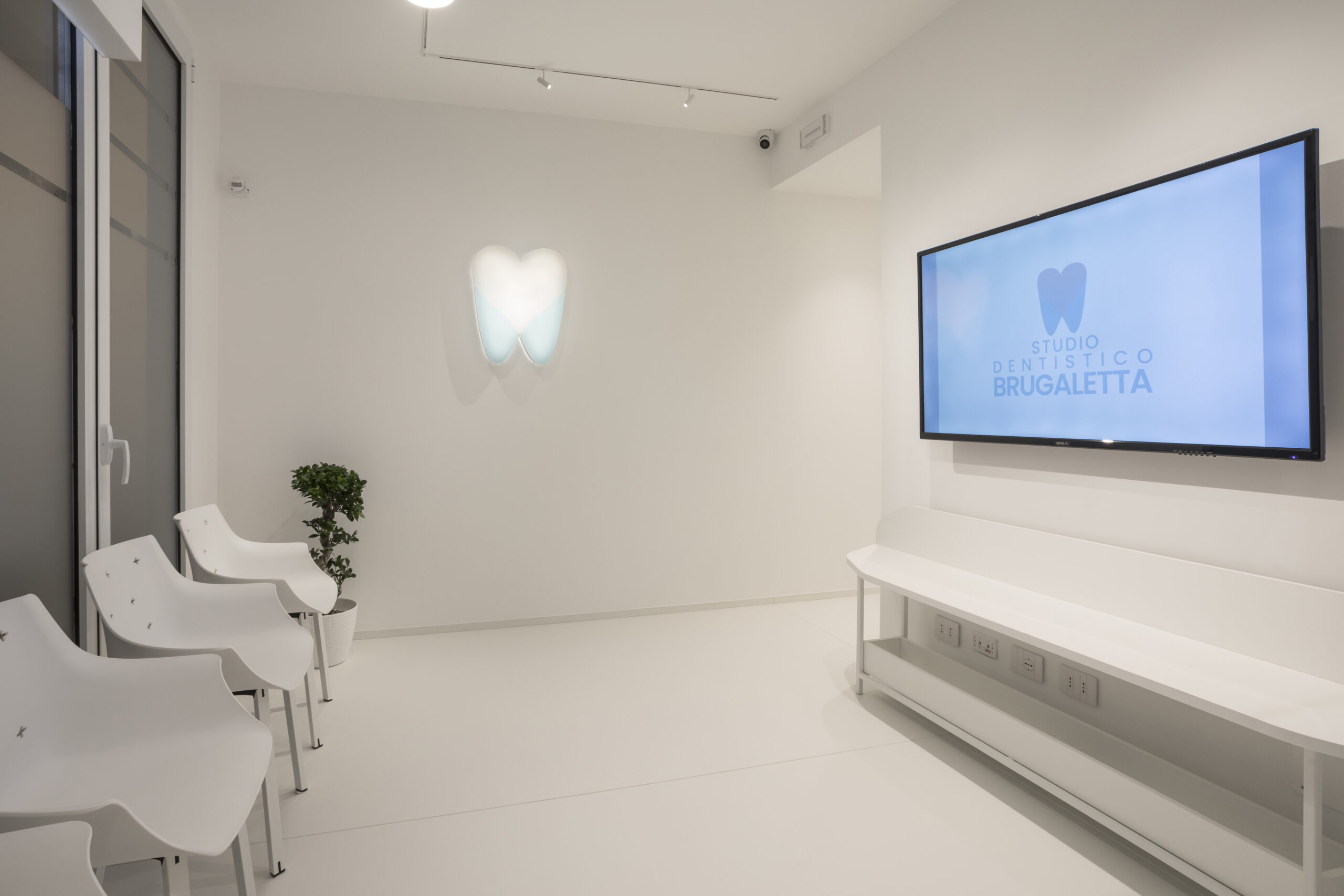 1 FOTO SALA ATTESA 1 FOTO SALA ATTESA